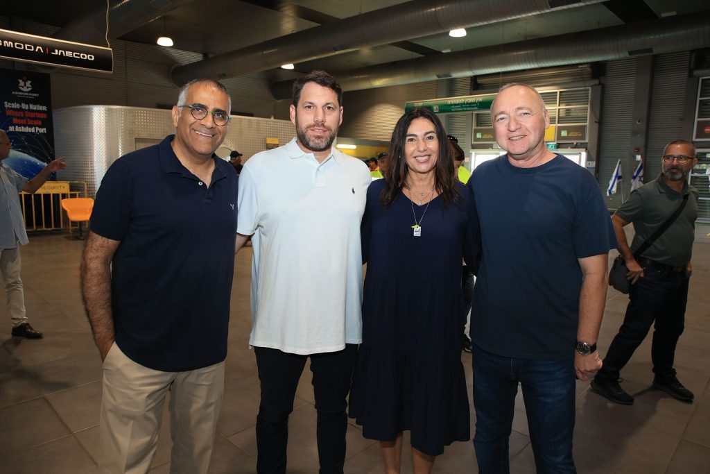 באולם מוסעים צילום: רונן נג'אתי.