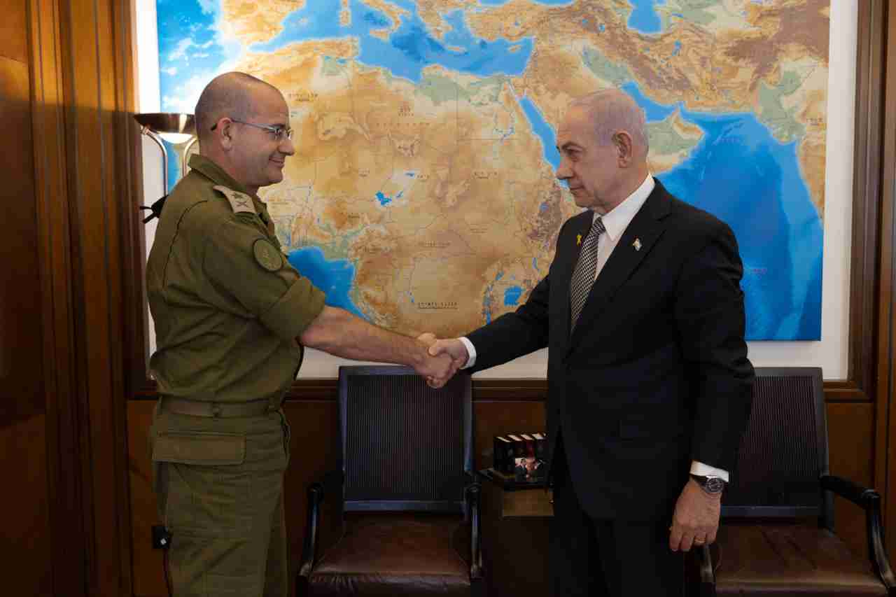 רומן גופמן ראש המוסד החדש וראש הממשלה בנימין ביבי נתניהו, צילום: דוברות לשכת ראש הממשלה