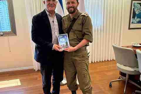 רה"ע לסרי והרב מעוז שוורץ. צילום: שמוליק דוד, דוברות עיריית אשדוד