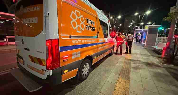 ניידת אמבולנס איחודהצלה באירוע הקשה ברחוב הרצל באשדוד. צילום: דוברות איחוד הצלה