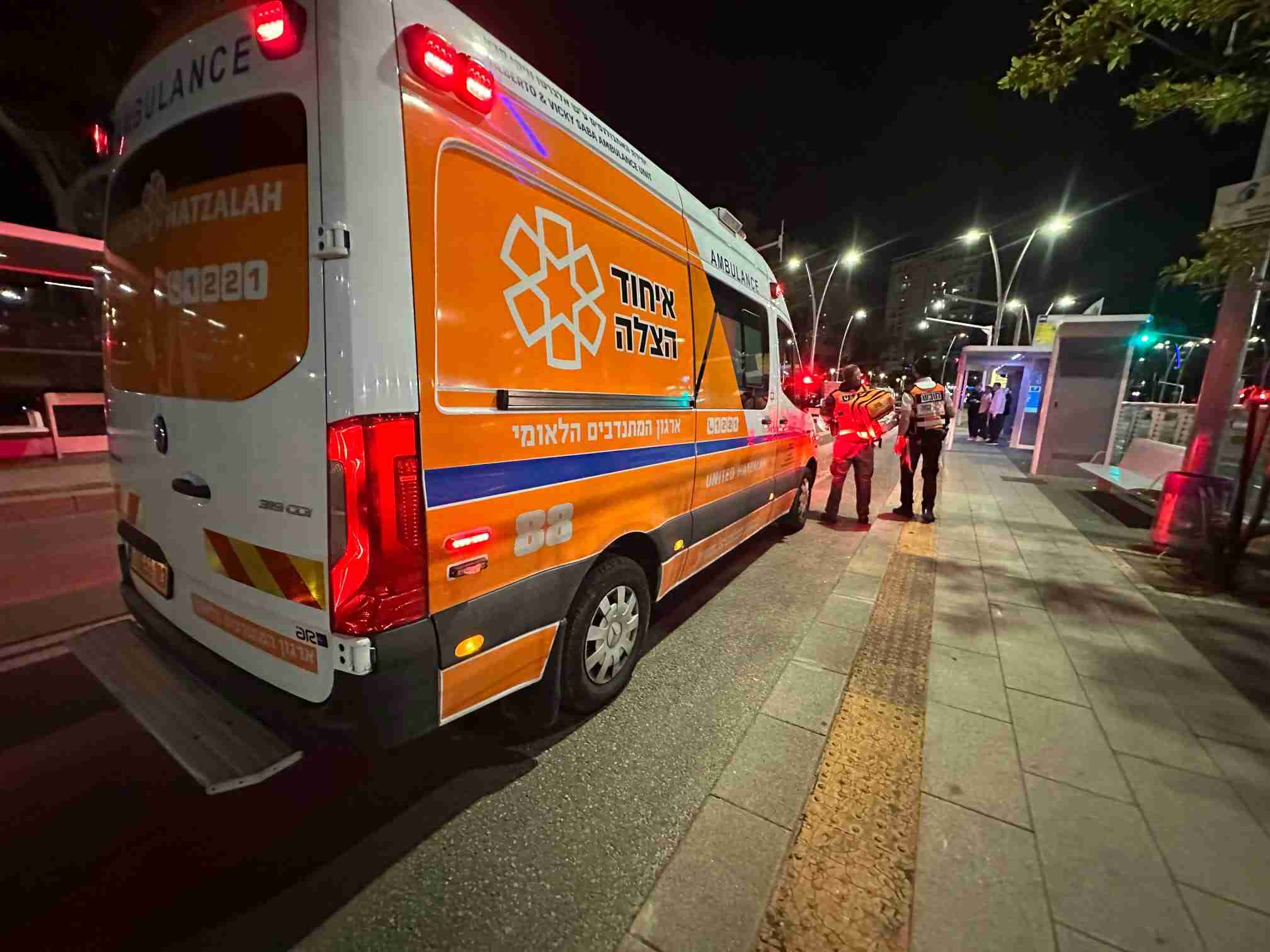 ניידת אמבולנס איחודהצלה באירוע הקשה ברחוב הרצל באשדוד. צילום: דוברות איחוד הצלה