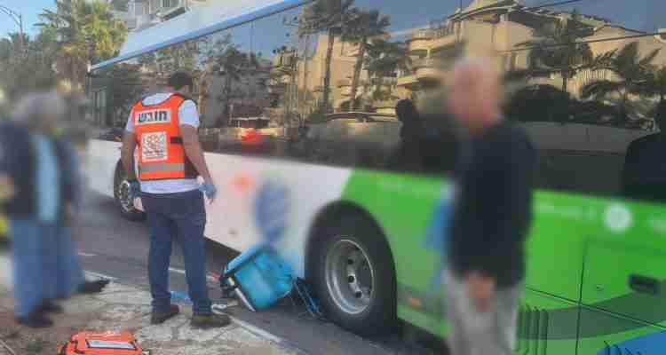 התאונה ברחוב כינרת, צילום: דוברות איחוד הצלה