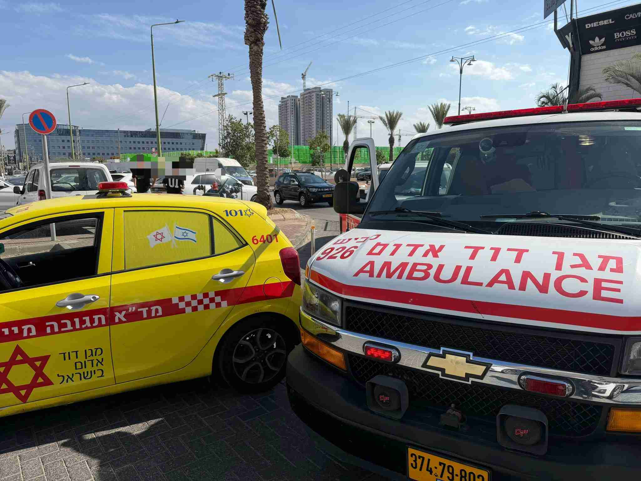 תאונה באמצע טסט ברחוב האורגים. צילום: כונני תגובה מיידית מד"א